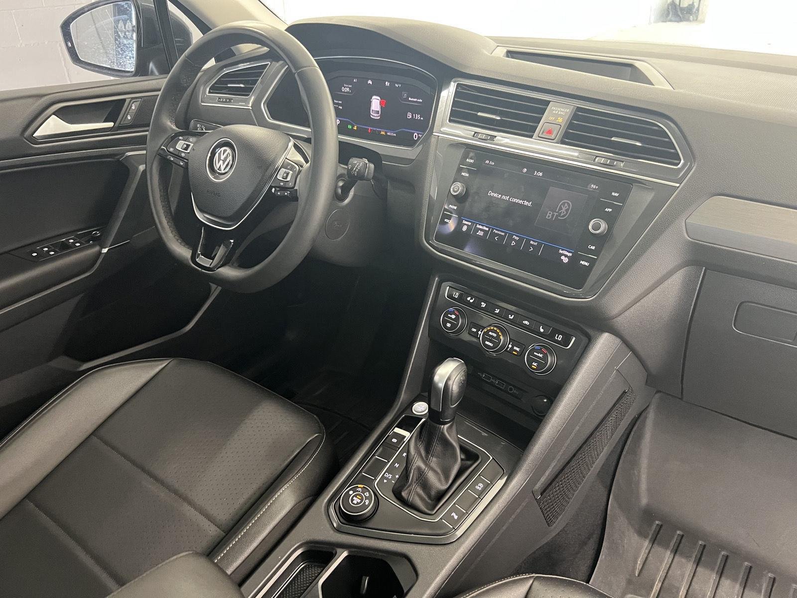 Used 2020 Platinum Gray Metallic Volkswagen SEL image 29