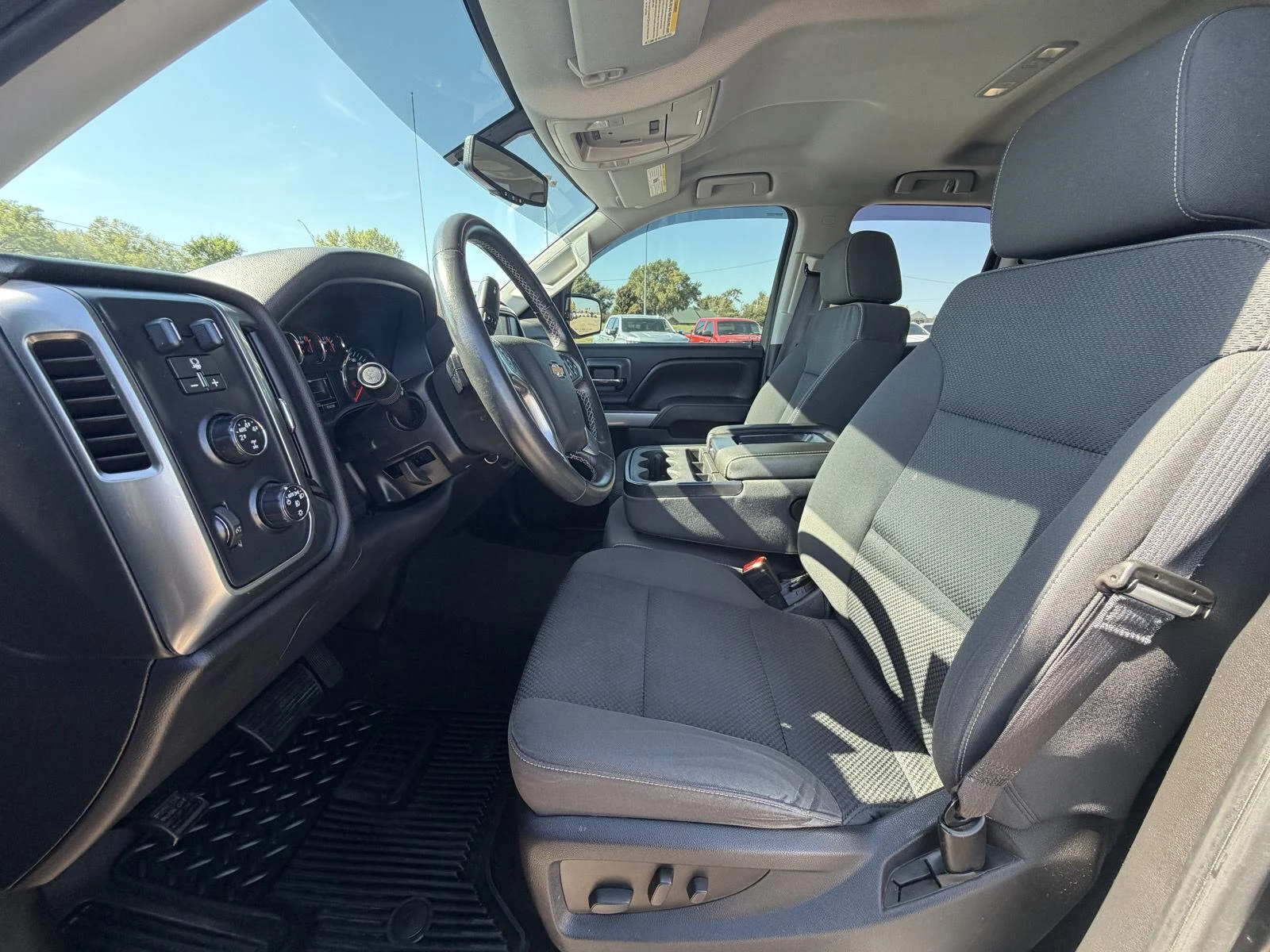 Used 2016 TUNGSTEN METALLIC Chevrolet LT image 9