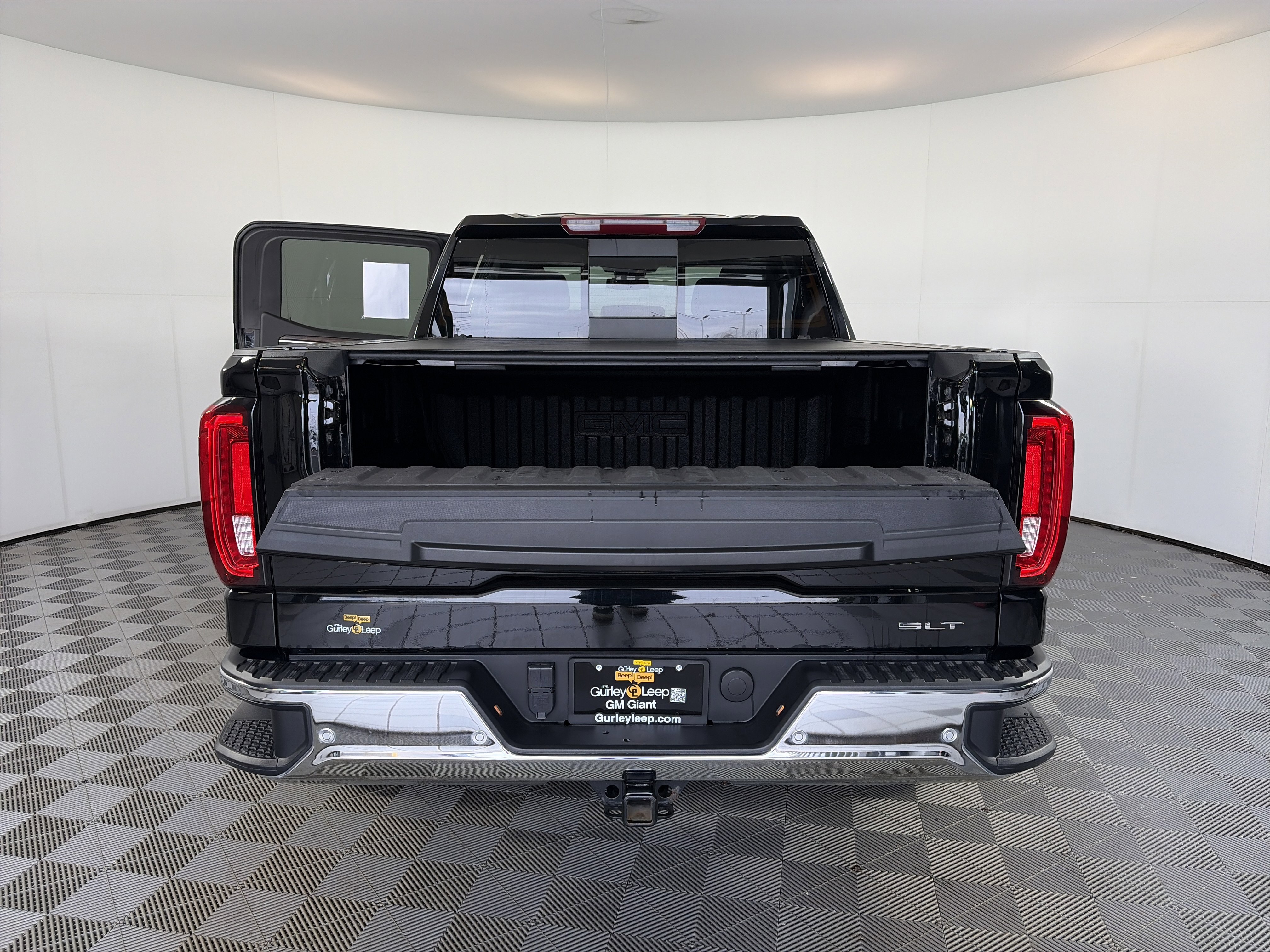 2024 GMC Sierra 1500 SLT - Photo 15