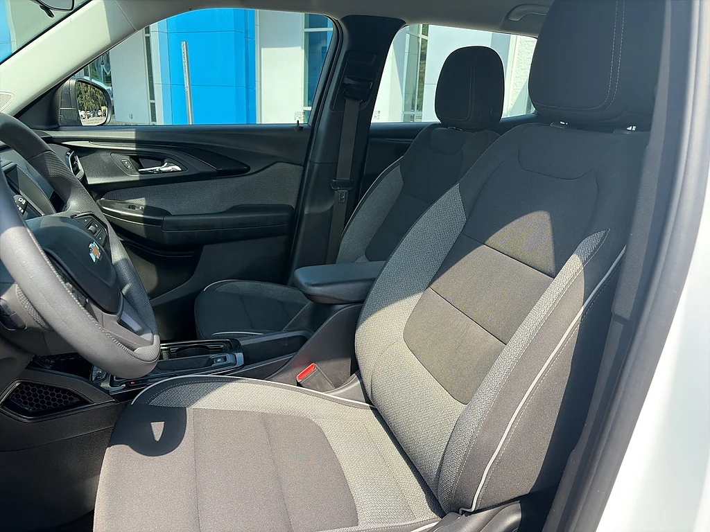 Used 2021 Summit White Chevrolet LS image 8