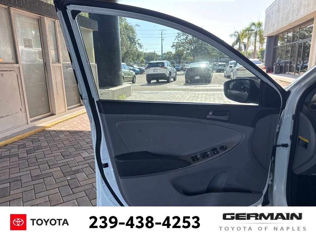 Used 2015 White Hyundai GLS image 14
