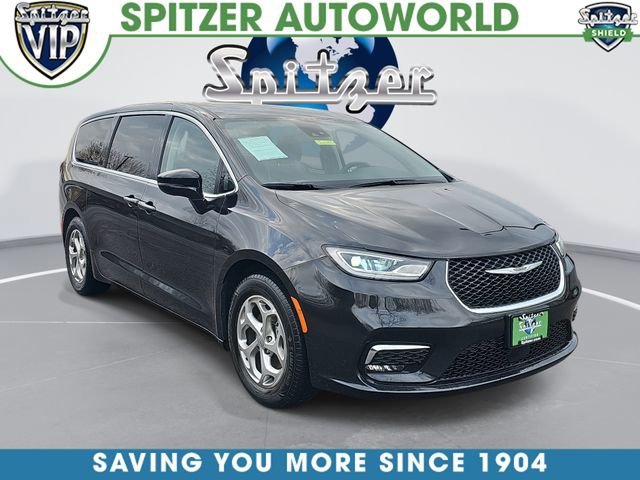 2024 Chrysler Pacifica Limited's photo