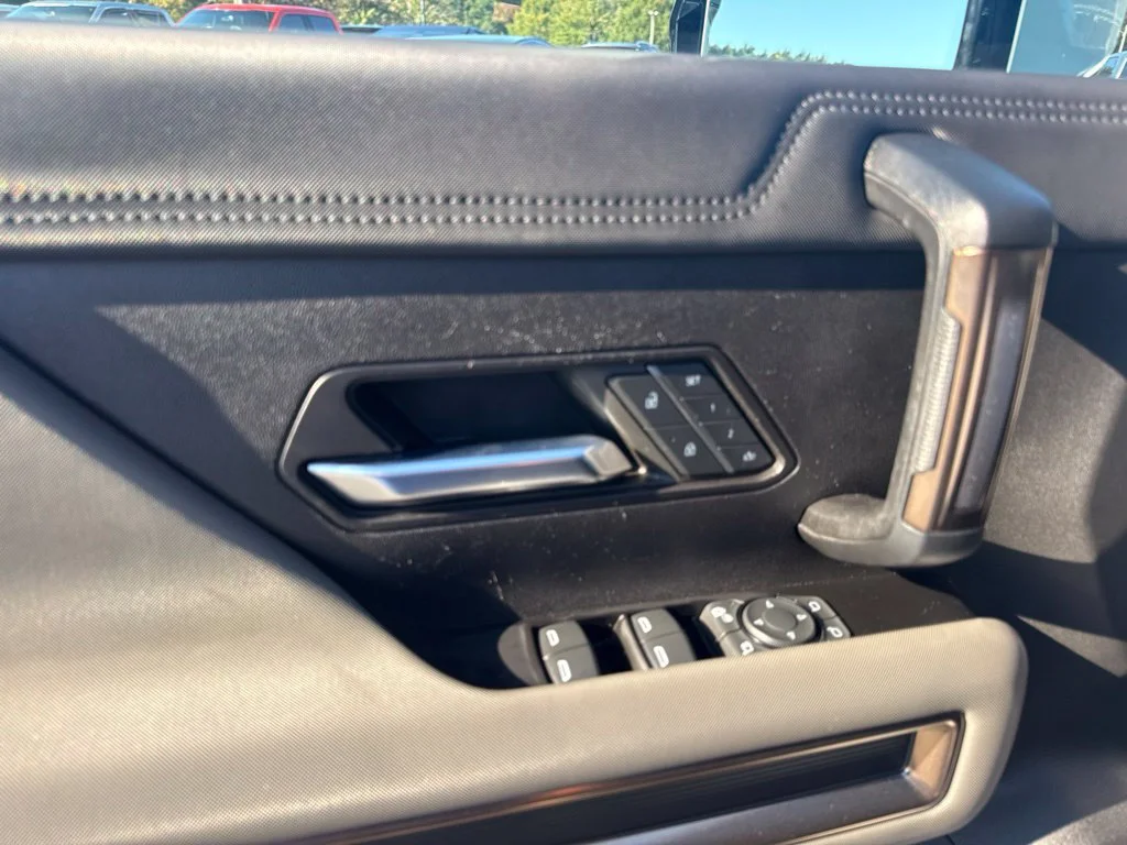 Used 2024 White GMC 2X image 26