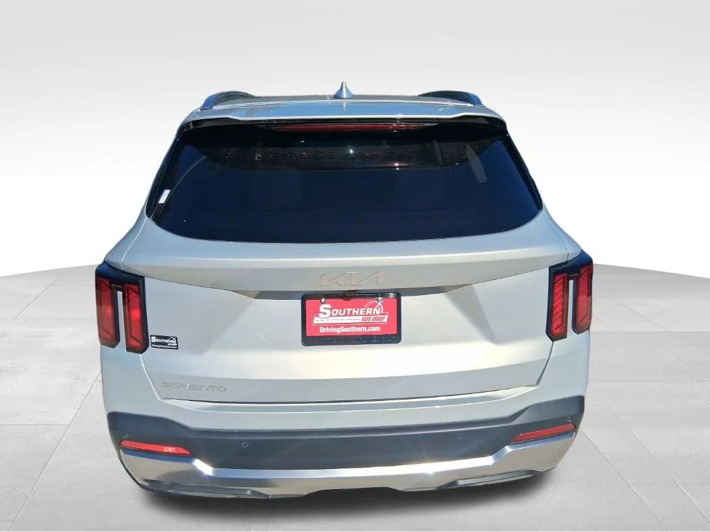 Used 2026 White Kia S image 33