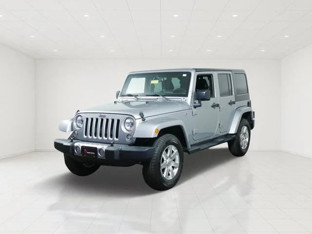 Used 2016 Silver Jeep Unlimited Sahara image 3