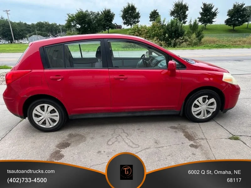 Used 2008 Red Nissan S Hatchback 4D image 9