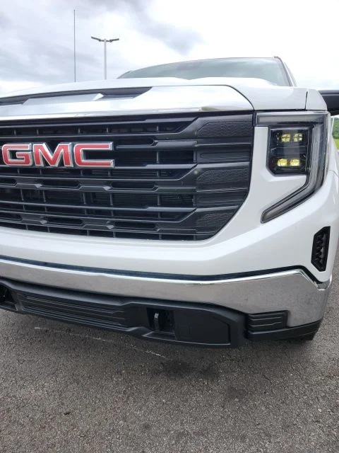 Used 2023 Summit White GMC Pro image 6