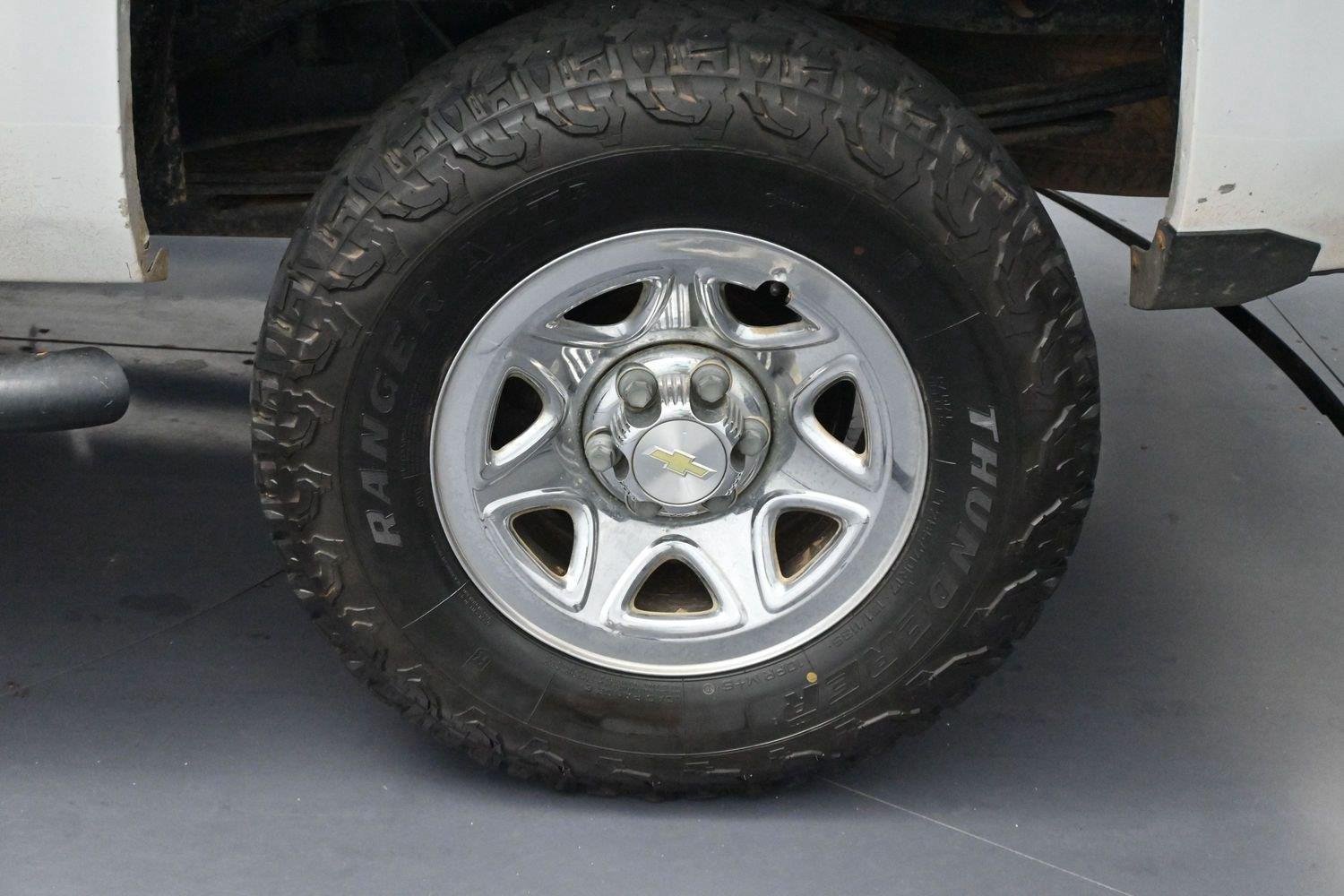 Used 2014 Summit White Chevrolet Work Truck image 28