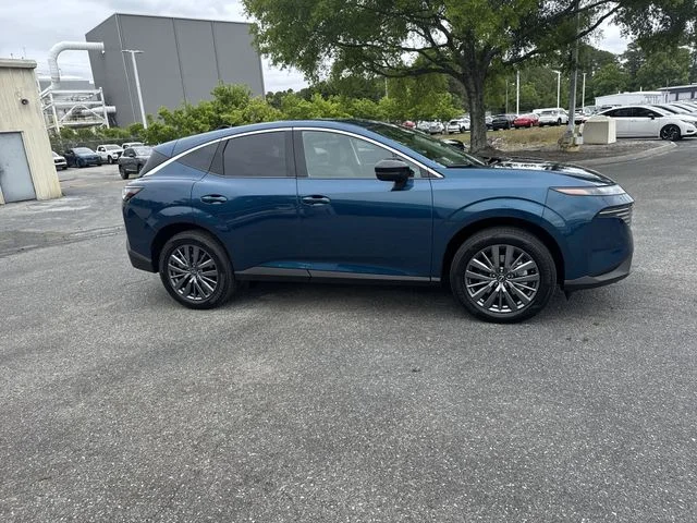 Used 2026 Blue Nissan SL image 4