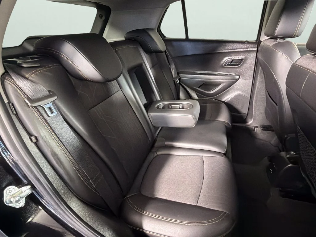 Used 2020 MOSAIC BLACK METALLIC Chevrolet LT image 27