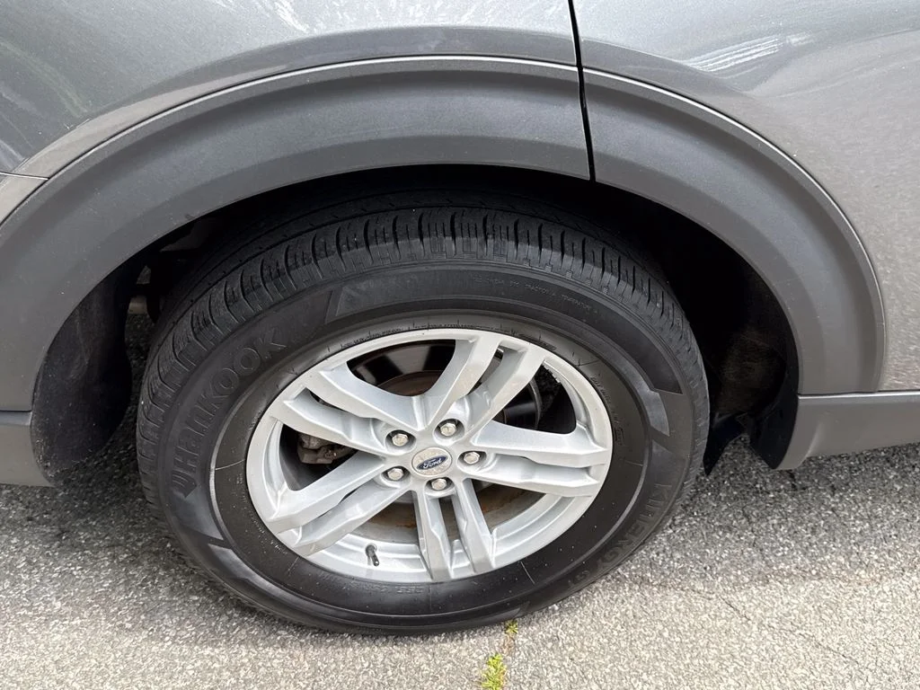 Used 2023 Carbonized Gray Metallic Ford XLT image 12