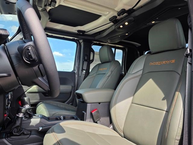 New 2026 Granite Crystal Metallic Clear-Coat Exterior Paint Jeep Mojave X image 22