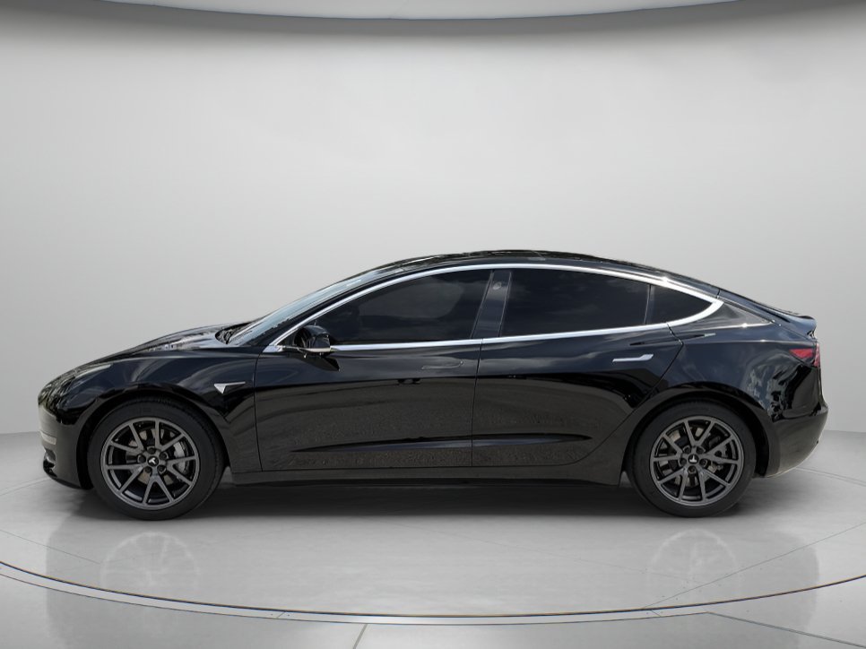 Used 2018 Black Tesla Long Range image 5