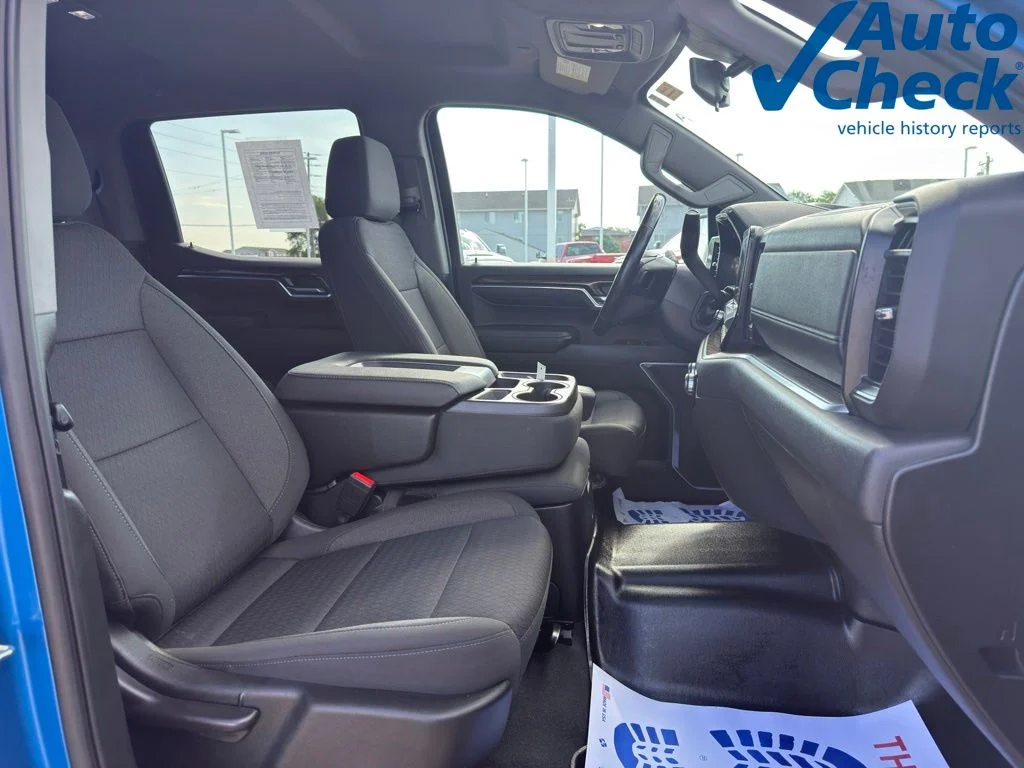 Used 2022 Blue GMC Elevation image 12