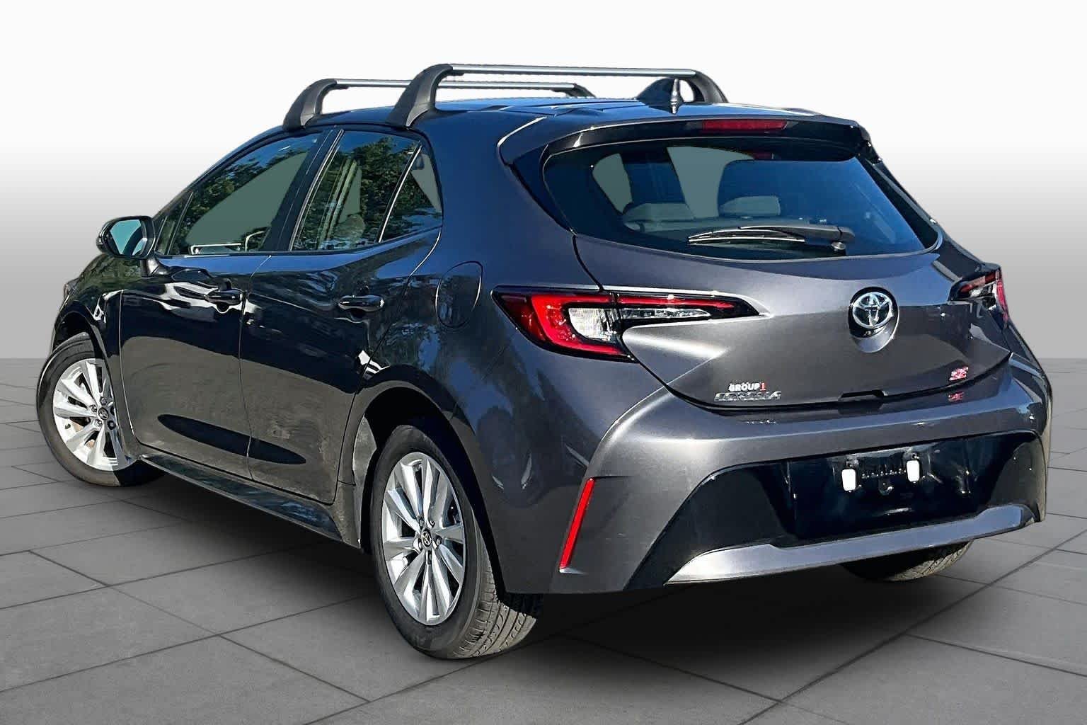 Used 2025 Magnetic Gray Metallic Toyota SE image 12