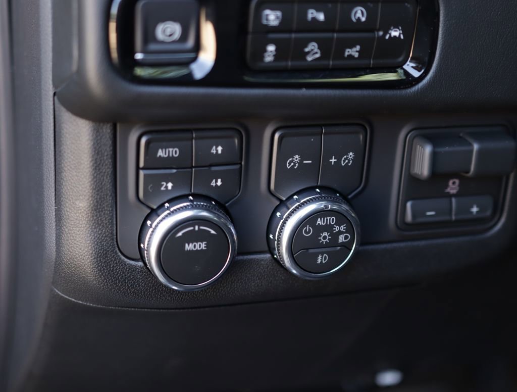 2026 GMC Yukon XL Denali - Photo 11