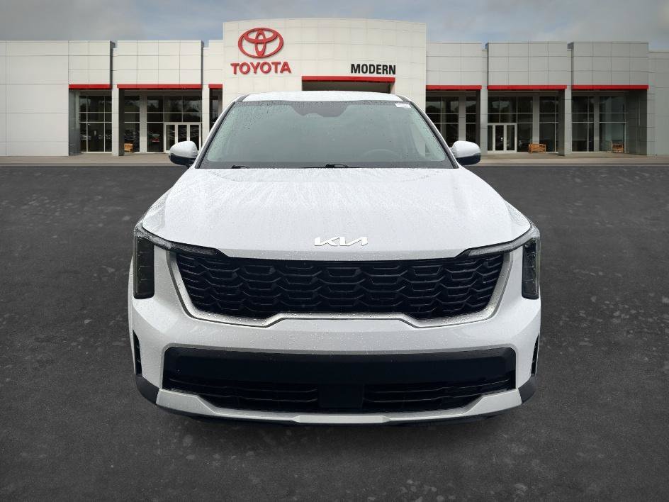 Used 2025 Glacial White Pearl Kia LX image 2
