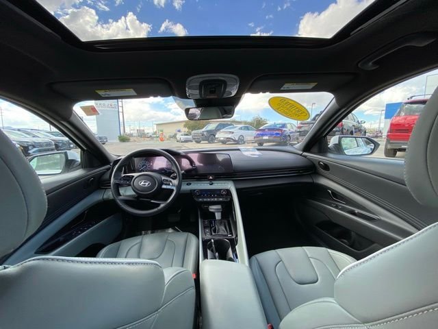 2025 Hyundai Elantra Limited - Photo 16