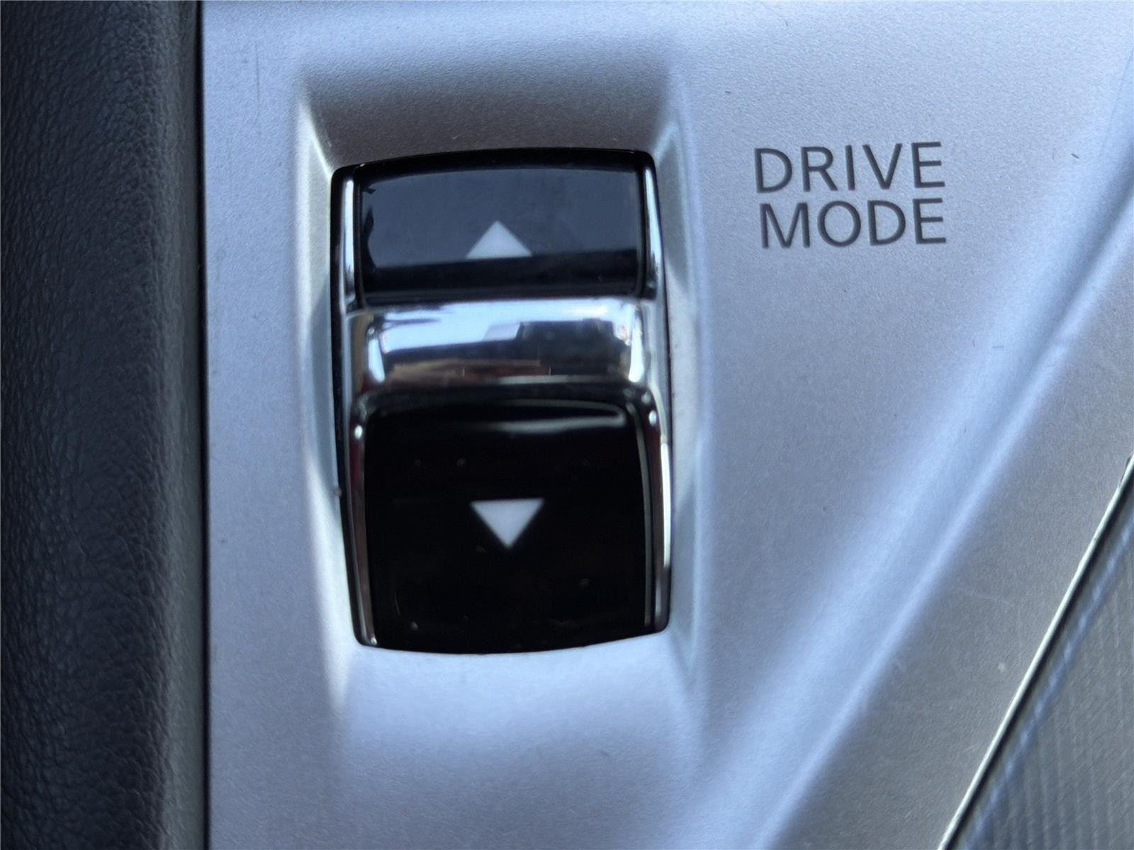 Used 2019 Black Obsidian INFINITI 3.0t LUXE image 18