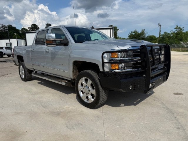 Used 2018 Silver Ice Metallic Chevrolet LTZ image 7