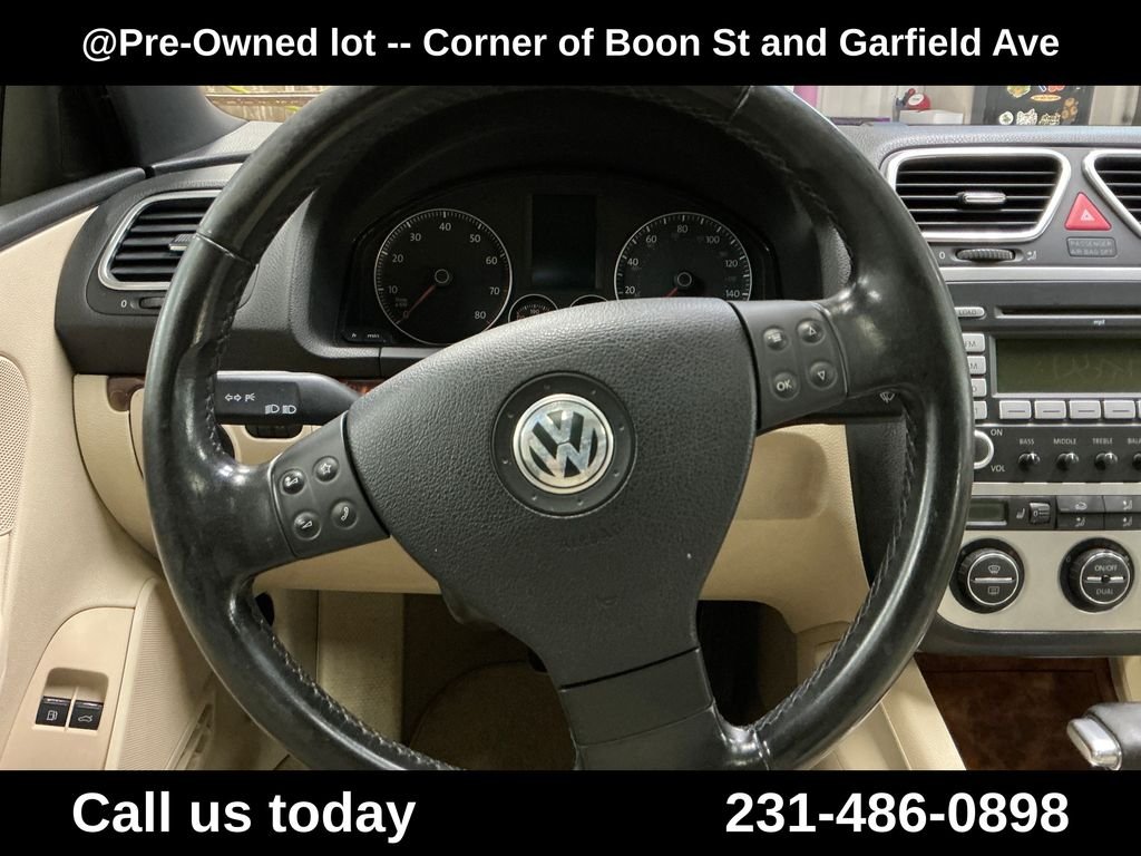 Used 2007  Volkswagen 2.0T image 19