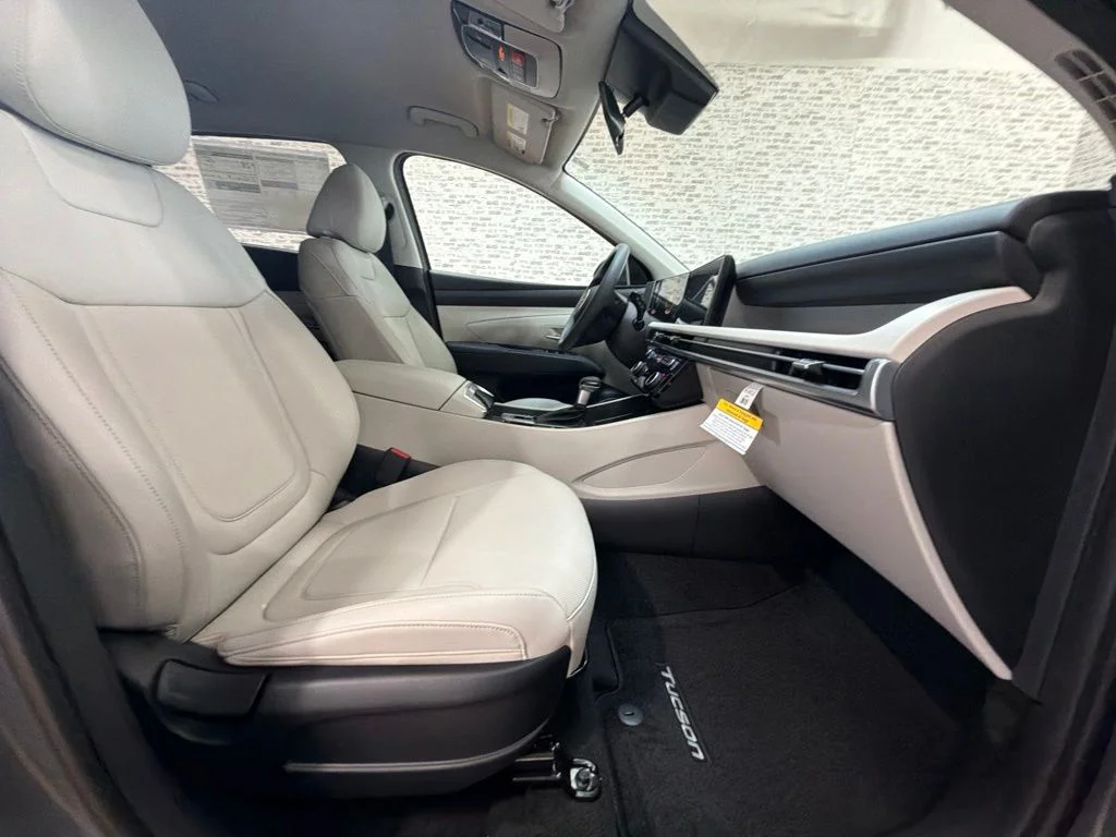 New 2026 Hampton Gray Hyundai SEL Plus image 11