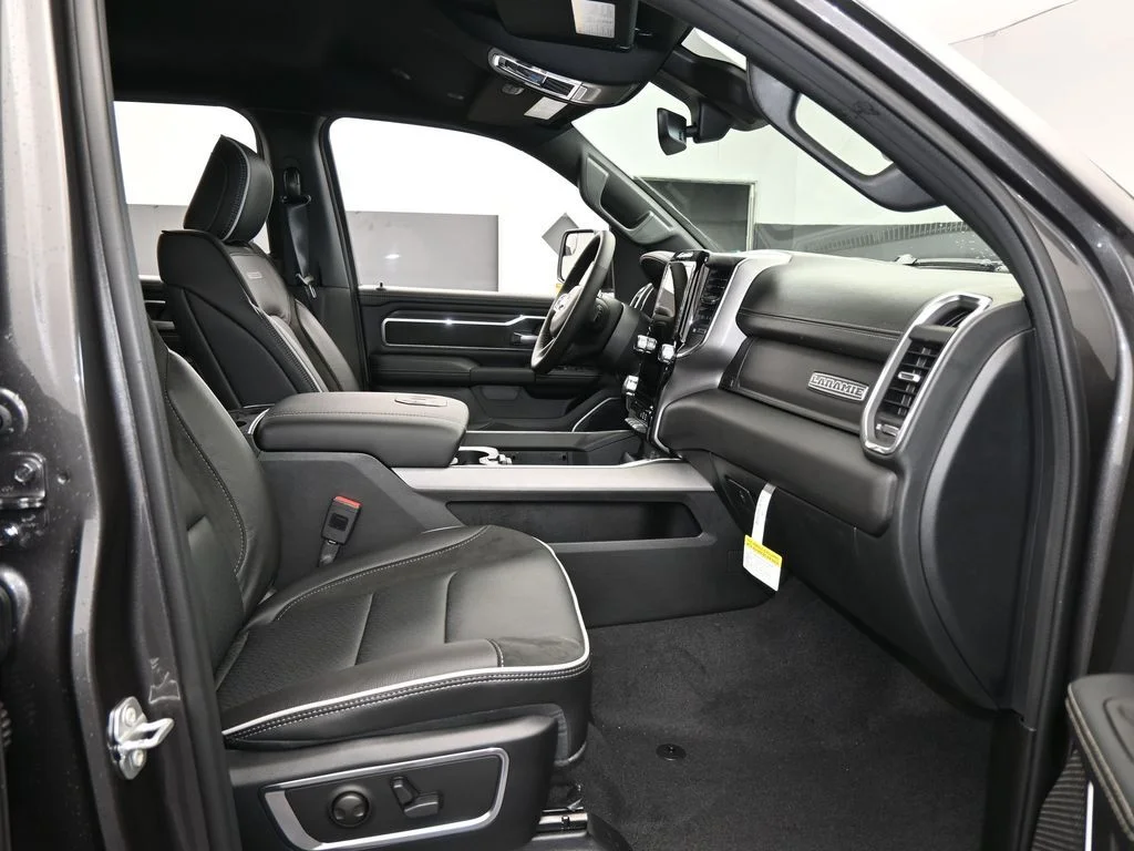 New 2026 Granite Crystal Metallic Clearcoat Ram Laramie image 44