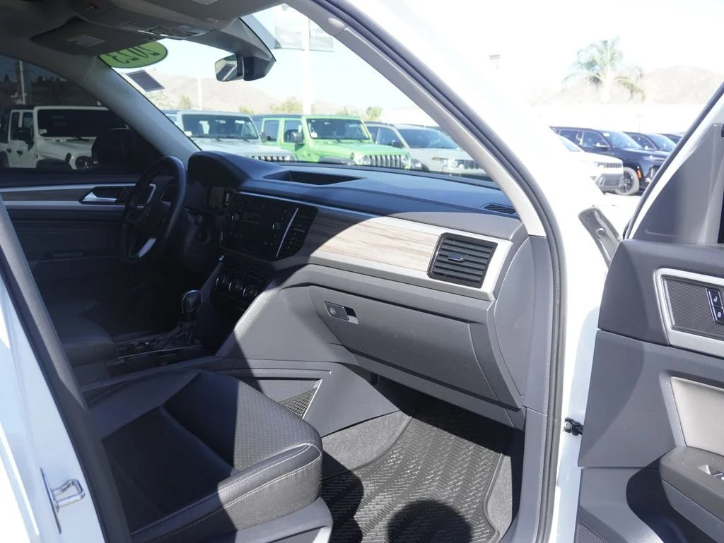 Used 2023 White Volkswagen SEL image 28