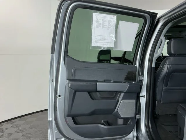 Certified Used 2024  Ford Lariat image 31