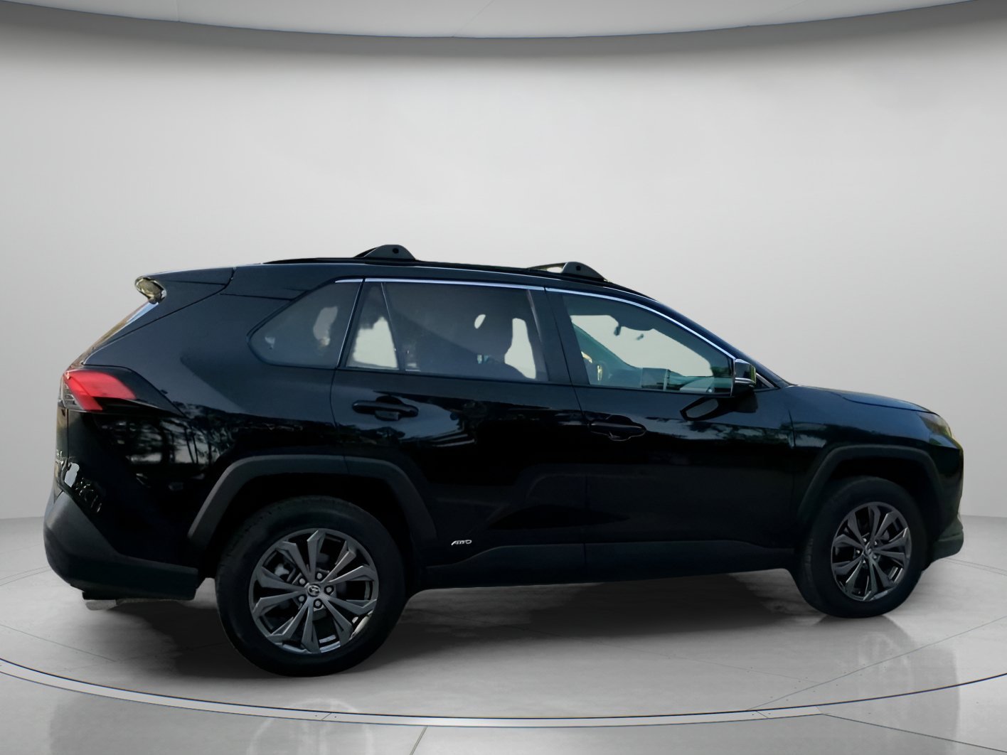 Used 2023 Midnight Black Metallic Toyota Hybrid XLE Premium image 29