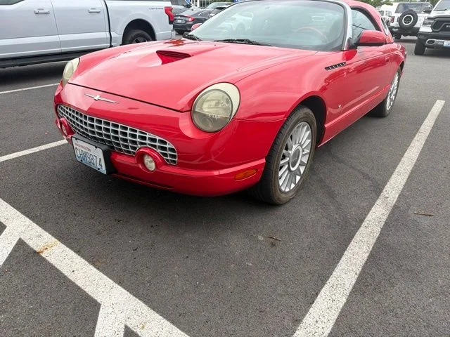 Used 2004 Torch Red Ford Base image 3