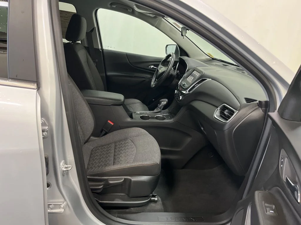 Used 2022 Silver Chevrolet LT image 18