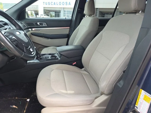 Used 2018 Blue Ford XLT image 9