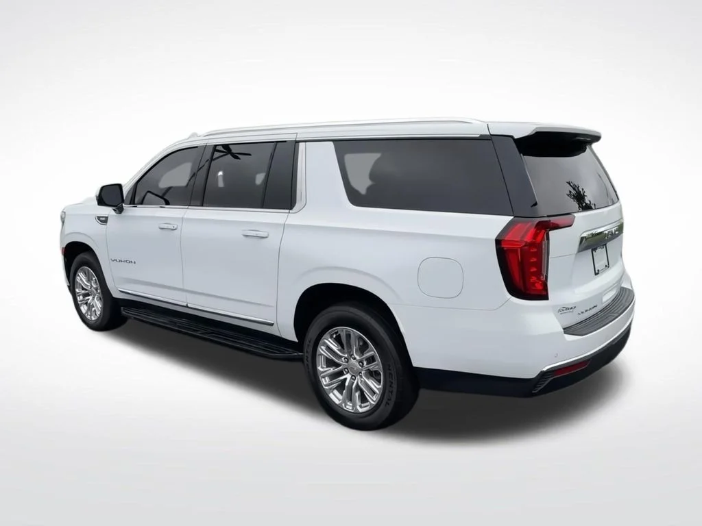 Used 2023 White GMC SLT image 7