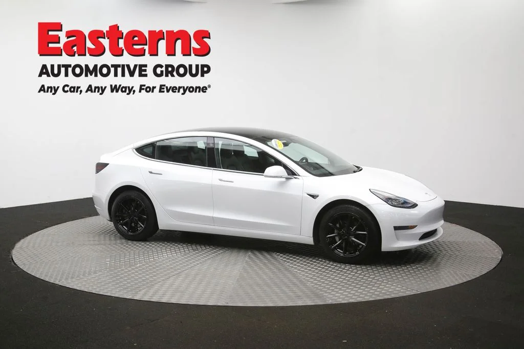 Used 2019 White Tesla Standard Range Plus image 43