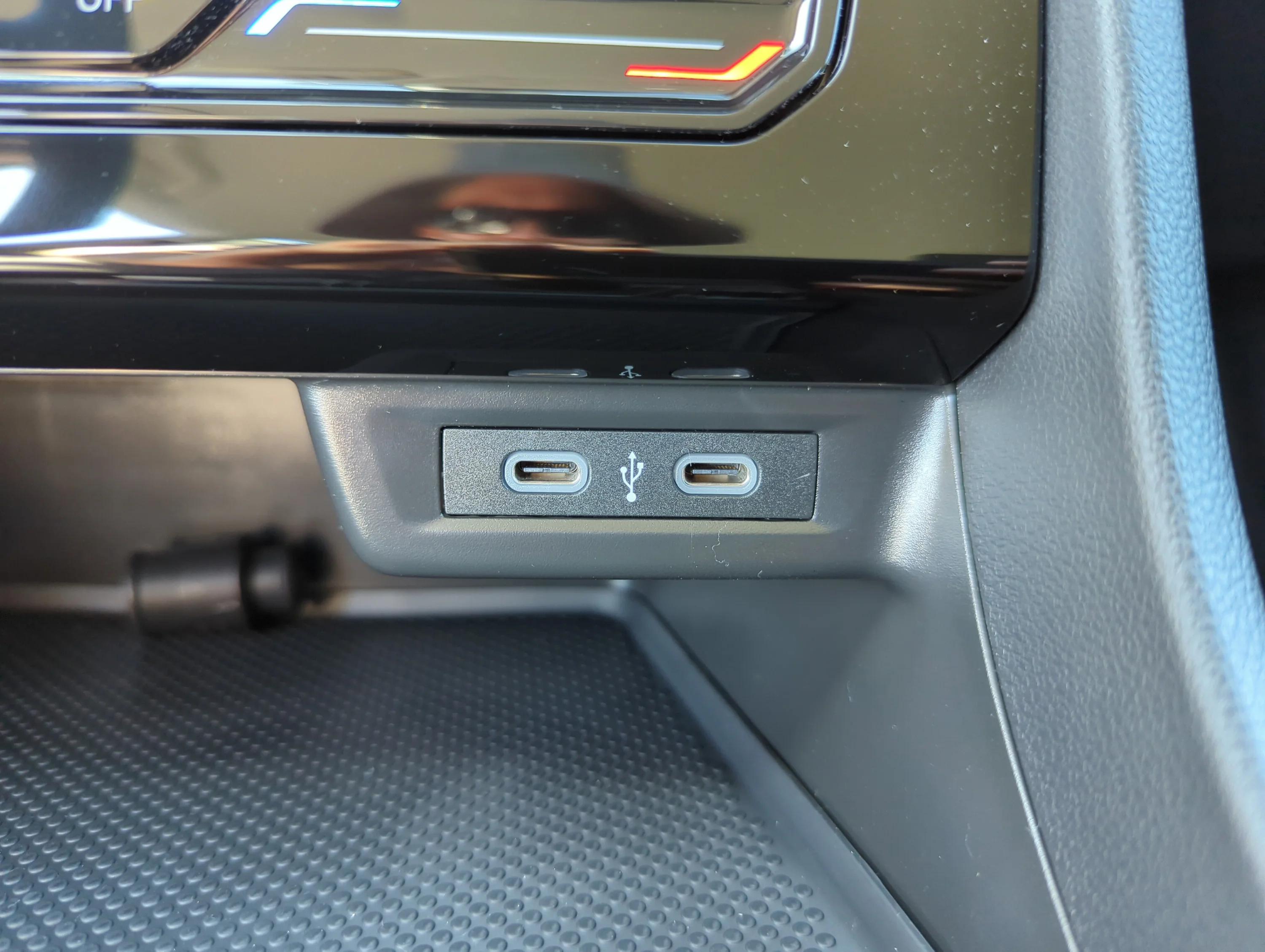 Used 2026 PLATINUM GRAY Volkswagen S image 25