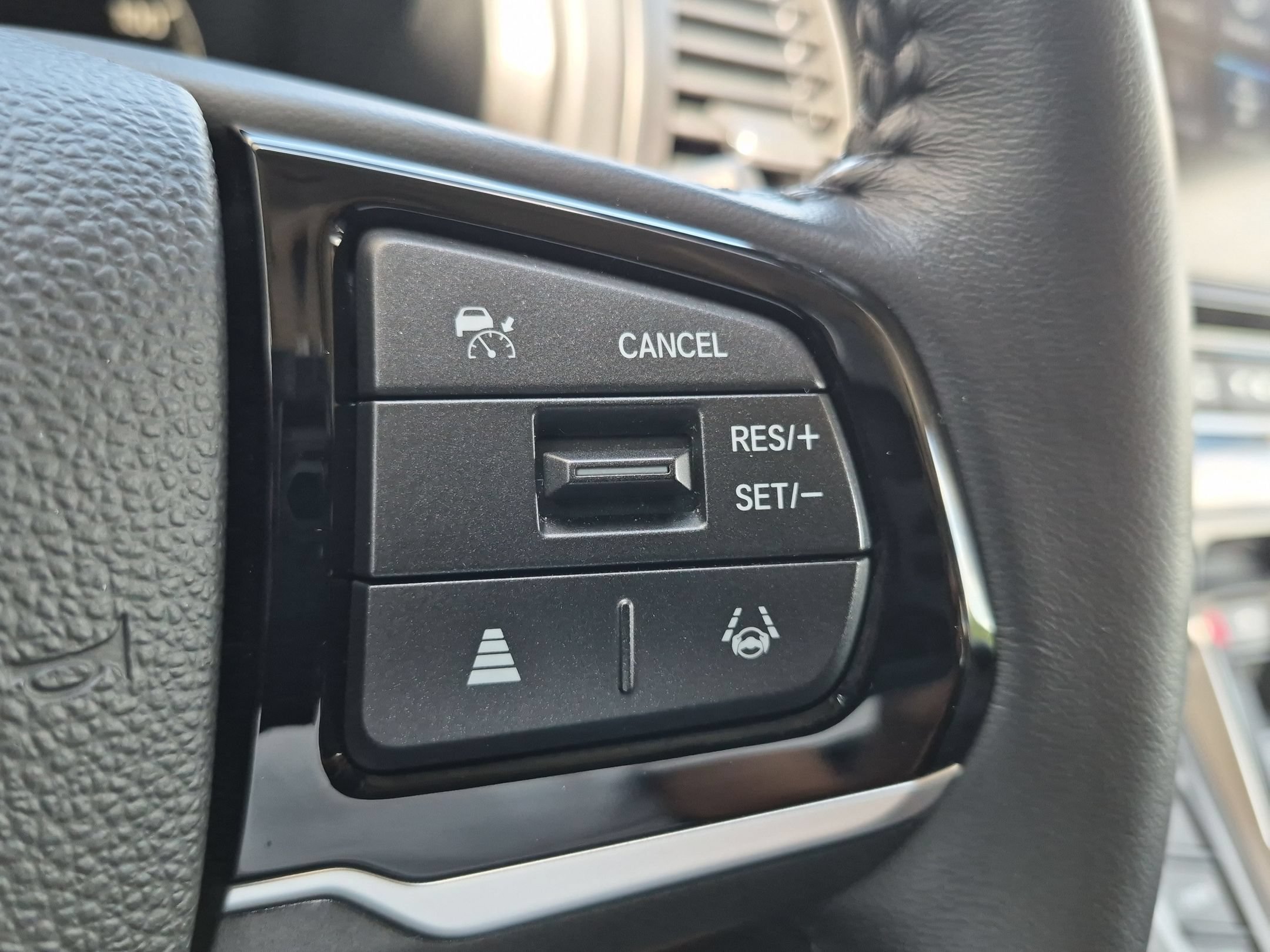 Certified Used 2025 Platinum White Pearl Honda Touring image 15