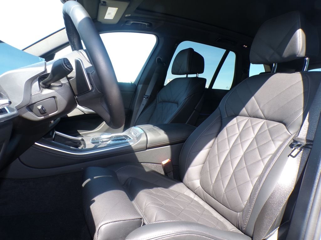 Certified Used 2026 Brooklyn Grey Metallic BMW xDrive40i image 5