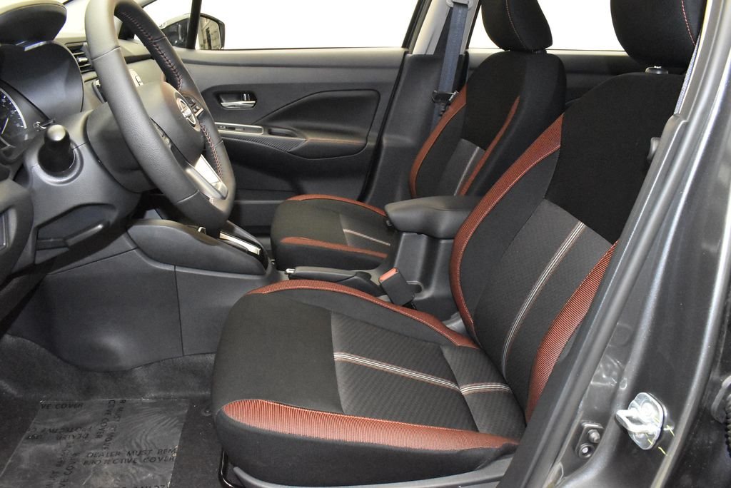 2025 Nissan Versa Sedan SR - Photo 13
