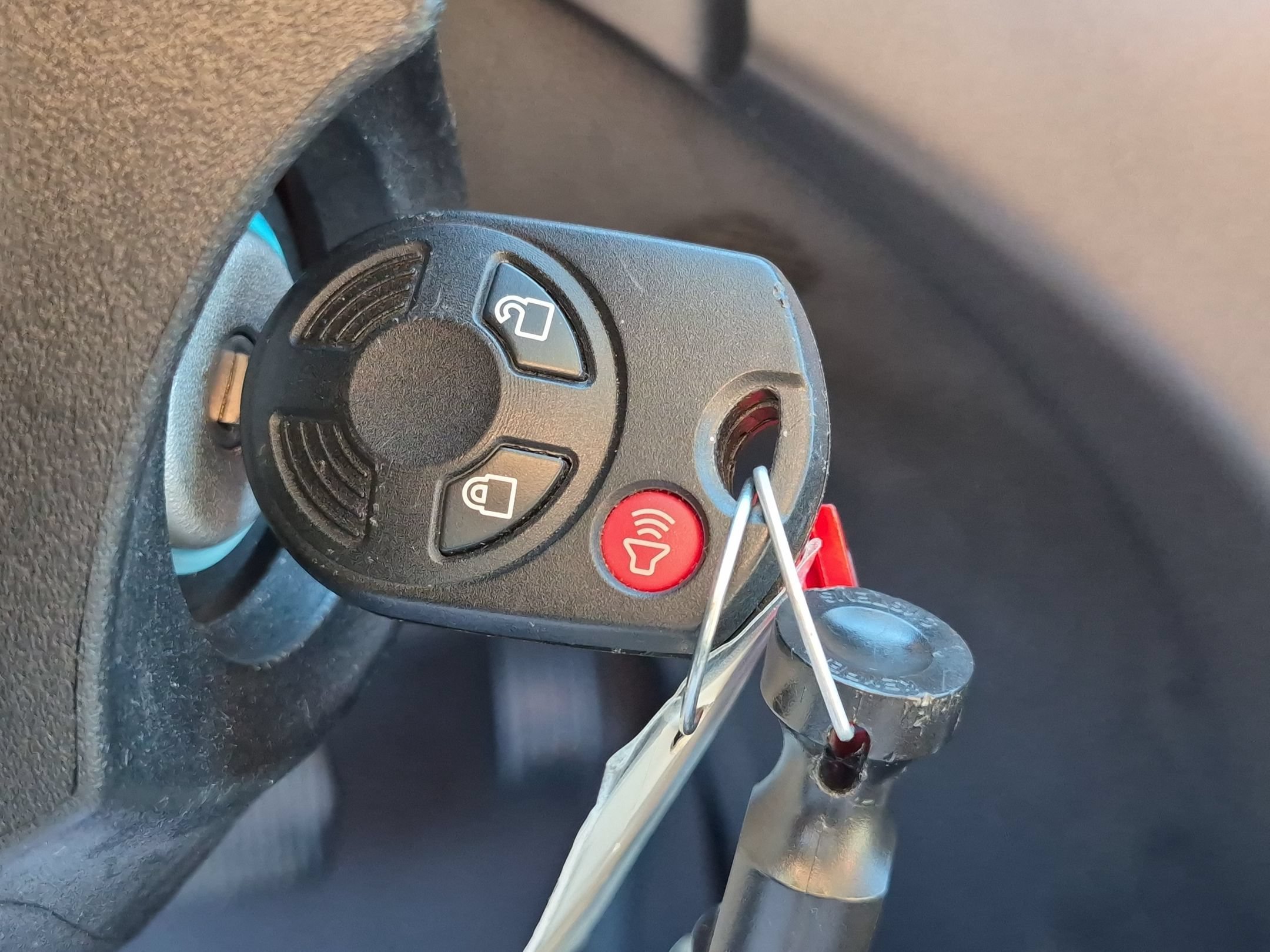 Used 2018 Lightning Blue Metallic Ford SE image 25