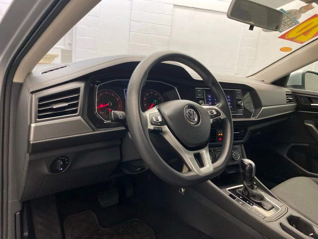 Used 2020 Silver Volkswagen 1.4T S image 19