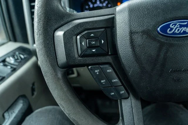 Used 2018 White Ford XL image 23