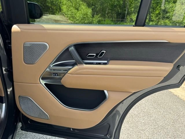 Used 2024 Carpathian Gray Premium Metallic Land Rover Autobiography image 15