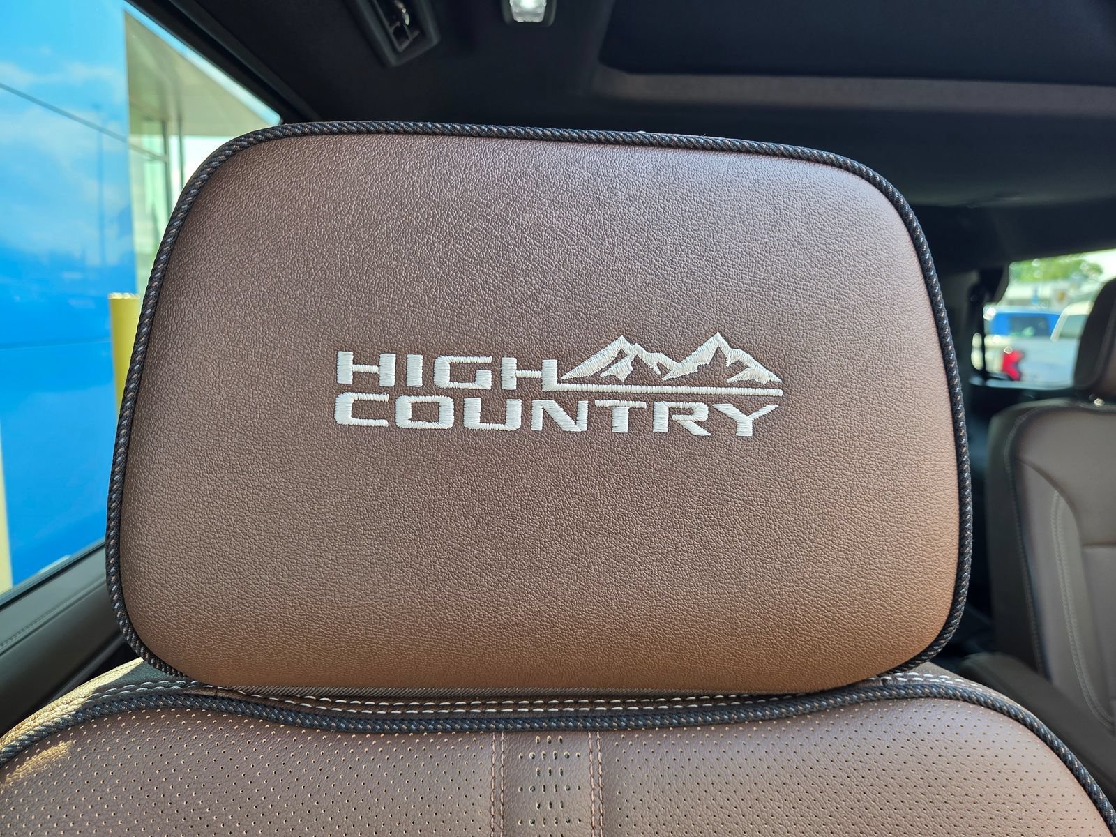 Used 2026 Lakeshore Blue Metallic Chevrolet High Country Deluxe with 24in Wheels - Technology & Entertainment - Super Cruise - Panoramic Sunroof image 16