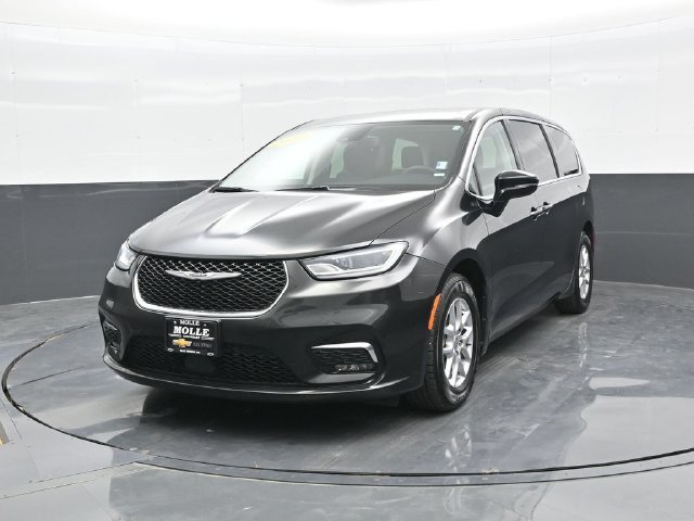 Used 2024 Chrysler Pacifica Touring L with VIN 2C4RC1BG8RR101983 for sale in Kansas City