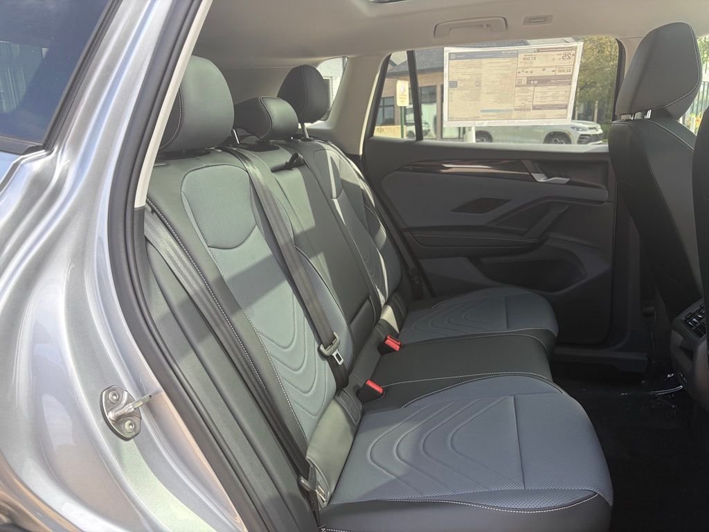 New 2026 Pyrite Silver Metallic Volkswagen 2.0T SE image 19