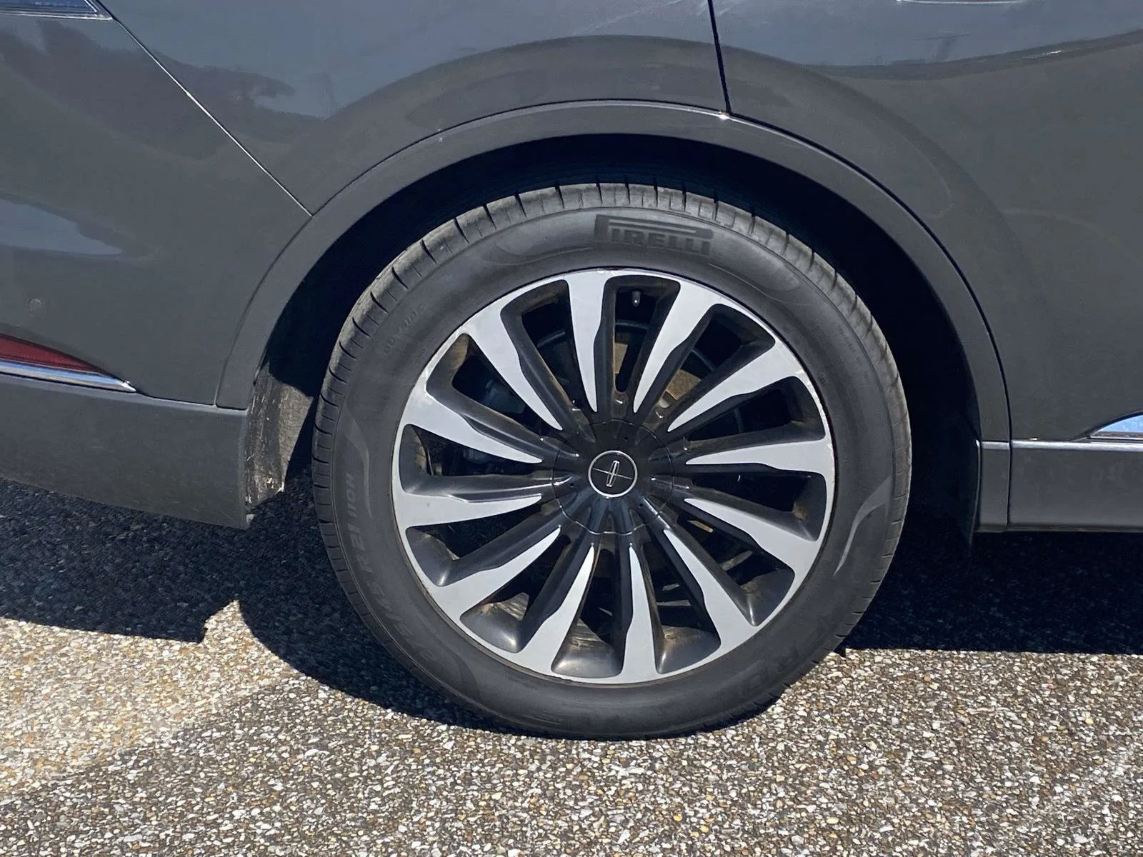 Used 2020 Gray Lincoln Black Label Grand Touring image 9