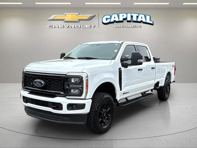 Used 2023 White Ford XL image 9