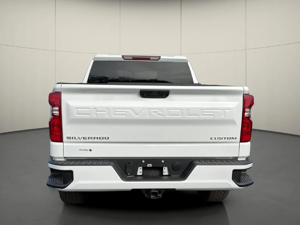 New 2026 Summit White Chevrolet Custom image 6