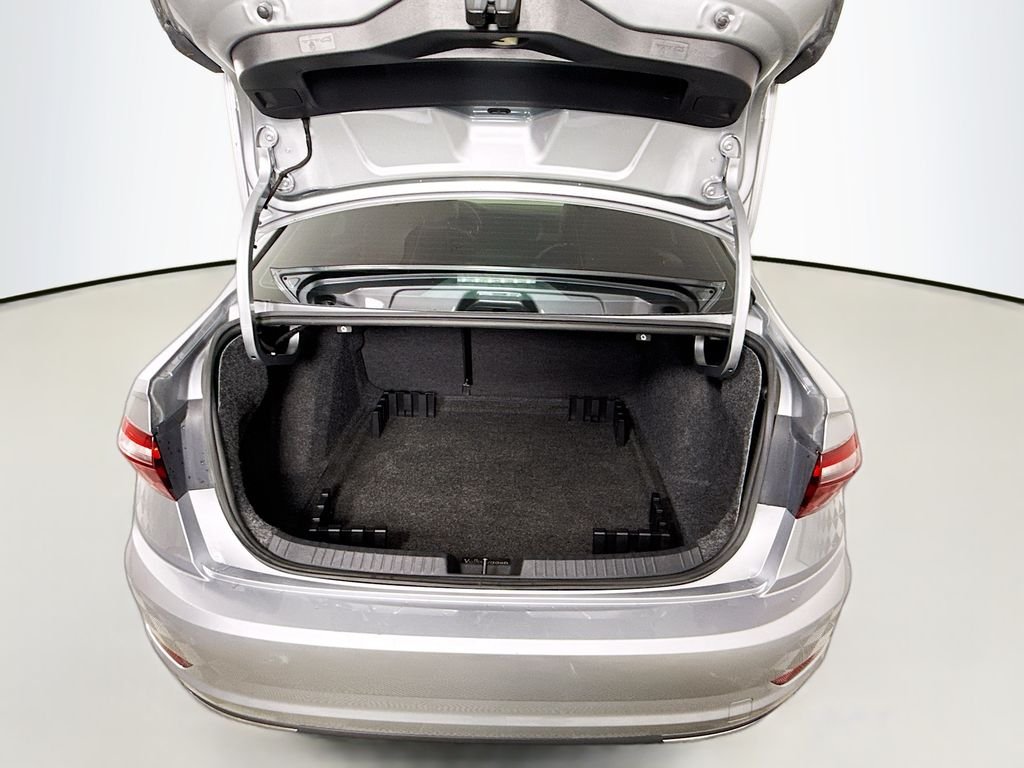 Used 2021 Silver Volkswagen R-Line image 27